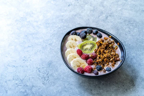 Acai Smoothie Bowl Baked Granola Blueberries Raspberry Banana Kiwi Hand — Stock Photo, Image