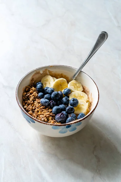 Granola Blueberries Banana Peanut Butter Yogurt Yoghurt Ready Serve Eat — Stock Photo, Image