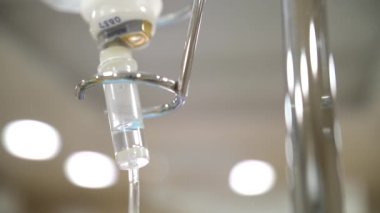 Çözüm damlatıcıya düşer.