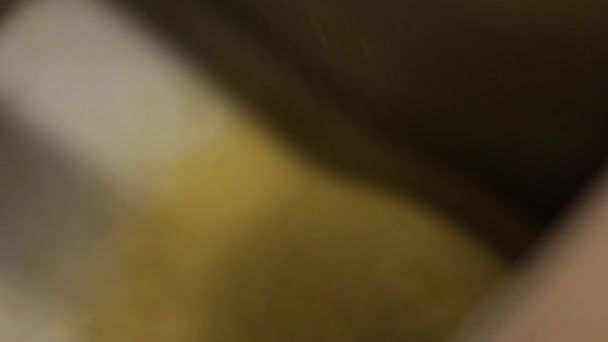 Or, extraction d'or, lingot d'or, sable d'or 