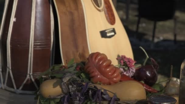 Mesa ucraniana con comida — Vídeos de Stock