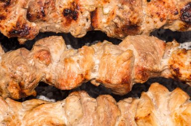 Lezzetli Barbekü hazırlanıyor