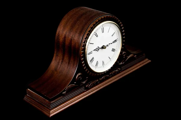 Το παλιό ρολόι κορνίζα τζακιού — Φωτογραφία Αρχείου