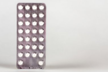 Tablet. Alımı için ilaç. Doktor tarifi göre serbest.