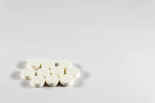 Tabletten. Geneeskunde voor inname. Het is vrijgegeven volgens het recept van de dokter. — Stockfoto