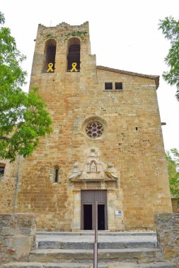 Arkadaşları Gerona Spai 'de San Pedro Gotik Kilisesi