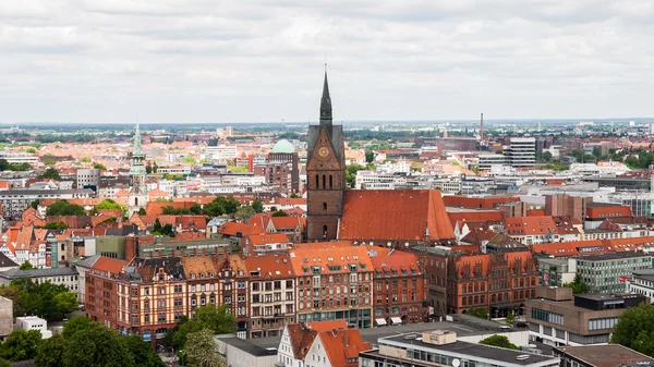 Blick auf die Ziegeldächer in der Altstadt. — Stockfoto