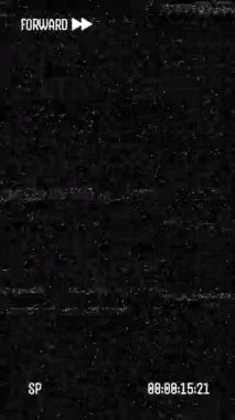 VHS statik gürültü arızası retro vintage video hasarı hızlı ileri sarma efektini örtüyor