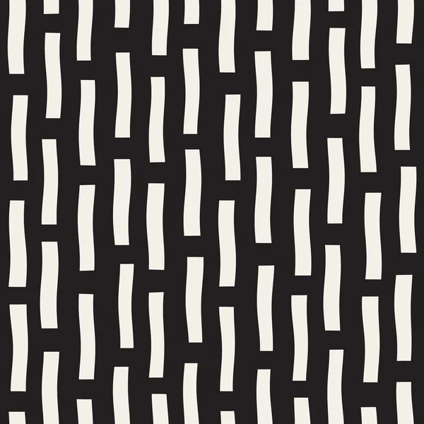 Vector sömlös svartvitt handen ritade vertikala linjer mönster — Stock vektor