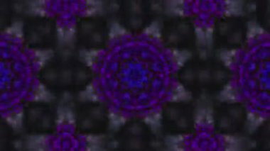 Karmaşık kaleydoskop deseni canlı çiçek şekilleri ve büyüleyici simetriler içeriyor..