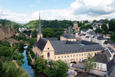 Lüksemburg, Lüksemburg - 27 Haziran 2025: Neimenster Abbey, Lüksemburg 'un Grund ilçesinde bulunan bir halka açık kültür merkezi ve eski Benedictine manastırı