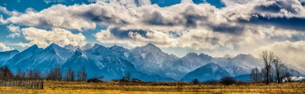 Sabahları Tatra Dağları Panoraması