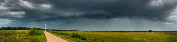 Dramática Vista Una Nube Estante Sobre Campo Nube Horizontal — Foto de Stock