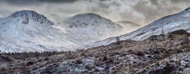 Tipik İskoç manzarası, dağlar, İskoçya