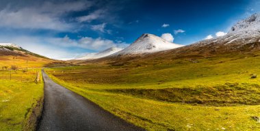 Tipik İskoç manzarası, dağlar, İskoçya