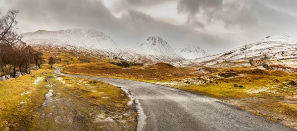 Typisch Schottischer Panoramablick Straße Den Bergen Highlands Schottland — Stockfoto