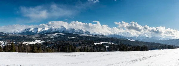 Hermoso Paisaje Invierno Vistas Las Montañas Tatra Desde —  Fotos de Stock