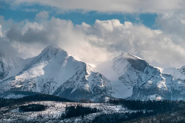Tatra Dağları Manzaralı Güzel Bahar Manzarası — Stok fotoğraf