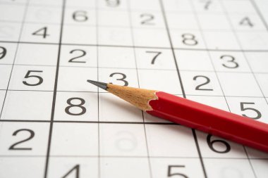 Pratik becerisi için kalemle yapboz oyunu.