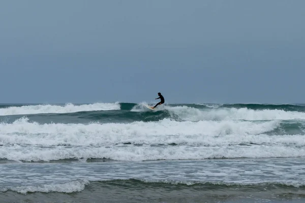 Rodiles Asturias Spain November 2020 Man Wetsuit Surfing Awesome Waves — Stock Photo, Image