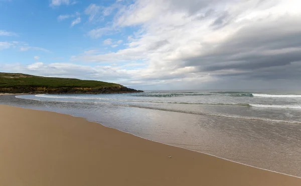 Een Prachtig Breed Leeg Goudkleurig Zandstrand Spanje — Stockfoto