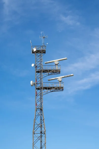 Una Antena Aérea Radio Radar Cerca —  Fotos de Stock