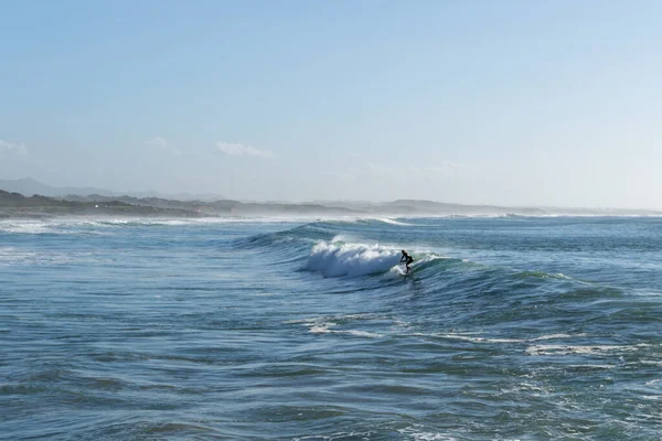 Sines Portugal Décembre 2020 Surfeur Profitant Une Séance Surf Plage — Photo