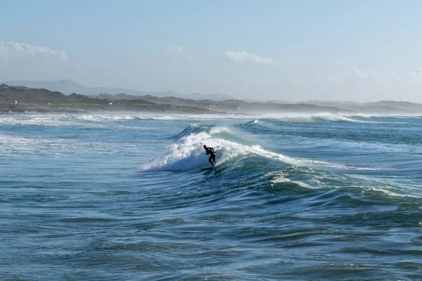 Sines Portekiz Aralık 2020 Sörfçü Alentejo Kıyısındaki Sao Torpes Plajı — Stok fotoğraf
