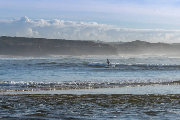 Vila Nova Milfontes Portekiz Aralık 2020 Sörfçü Milfontes Plajında Bir — Stok fotoğraf