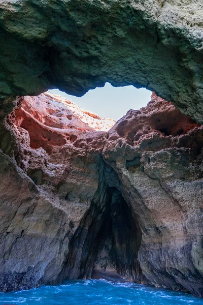 Una Vista Desde Interior Una Cueva Costa Del Océano Con —  Fotos de Stock