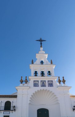 El Rocio, İspanya - 9 Ocak 2021: Endülüs 'teki Ermita del Rocio Kilisesi