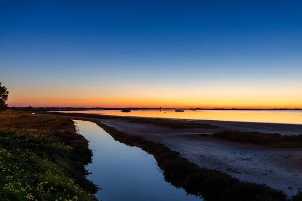 Belle Tombée Nuit Avec Ciel Coloré Sur Les Zones Humides — Photo