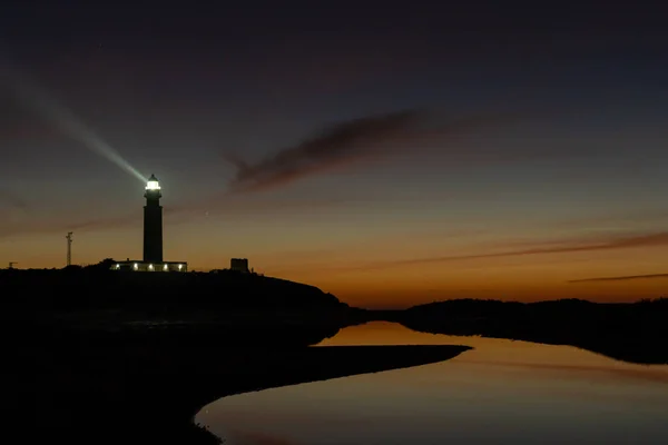 Een Uitzicht Cape Trafalgar Vuurtoren Signaal Ontsteken Zonsondergang Met Kleurrijke — Stockfoto