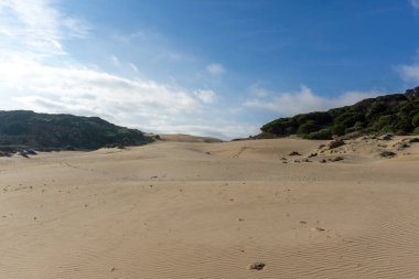 Bolonya 'da, Endülüs' teki Costa de La Luz 'da kayan kum tepeciğinin manzarası