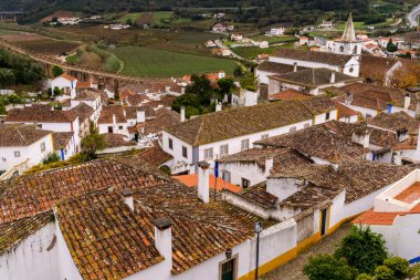 Portekiz, Obidos - 13 Aralık 2020: Portekiz 'in orta kesimindeki Obidos köyünün manzarası
