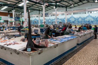 Setubal, Portekiz - 18 Aralık 2020: Setubal 'deki Livramento Pazarı