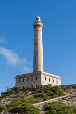 İspanya 'daki Cape Palos deniz fenerinin dikey yakın görüntüsü