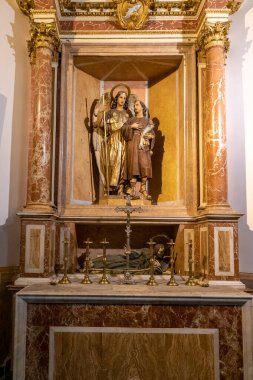 Valencia, İspanya: 3 Mart 2021: Valencia Katedrali 'ndeki San Rafael Başmeleği Şapeli