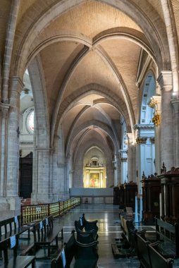 Valencia, İspanya: 3 Mart 2021: Valencia katedralinin iç manzarası