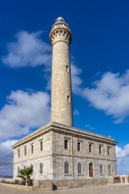 İspanya 'daki Cape Palos deniz fenerinin dikey yakın görüntüsü