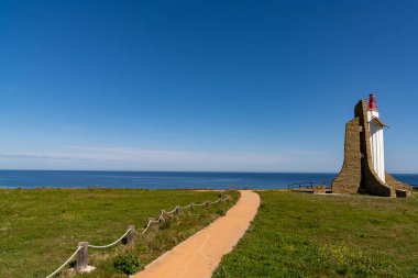 Fransa 'nın Akdeniz kıyısındaki Cape Cerbere deniz fenerinin manzarası