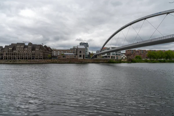 Maastricht Netherlands May 2021 View Hoge Brug Pedestrian Bridge River — Stock Photo, Image