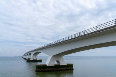 Doğu Şeidt Bölgesi 'ndeki Zeeland Köprüsü manzarası Batı Hollanda' da