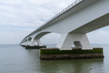 Doğu Şeidt Bölgesi 'ndeki Zeeland Köprüsü manzarası Batı Hollanda' da