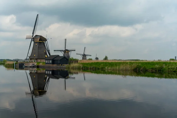 Una Vista Los Históricos Molinos Viento Del Siglo Kinderdijk Holanda —  Fotos de Stock