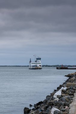 Esbjerg, Danimarka - 28 Mayıs 2021: Esbjerg ve Fano Adası arasındaki feribotun dikey görüntüsü