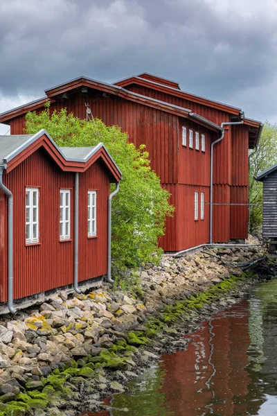 Vue Des Jolies Maisons Bois Rouge Long Canal Dans Port — Photo