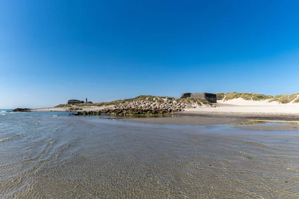 Tájkép Kilátás Régi Bunkerek Strandok Skagen Észak Dániában Világítótorony Háttérben — Stock Fotó