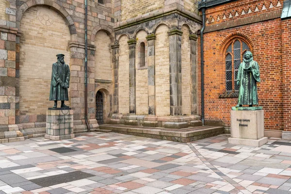 Ribe Dinamarca Maio 2021 Estátuas Dos Principais Teólogos Fora Catedral — Fotografia de Stock