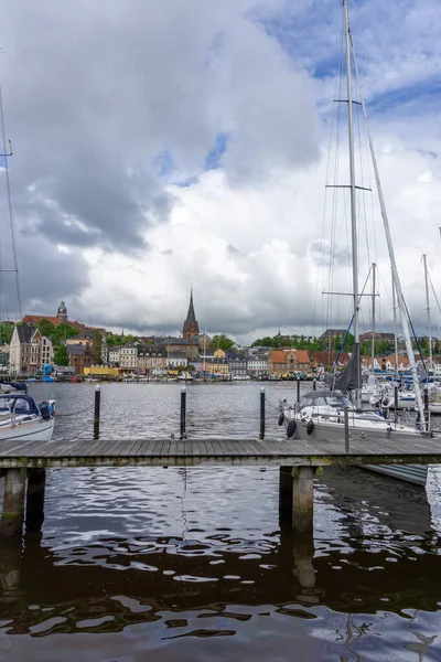 Flensburg Alemanha Maio 2021 Vista Vertical Porto Marina Iate Cidade — Fotografia de Stock